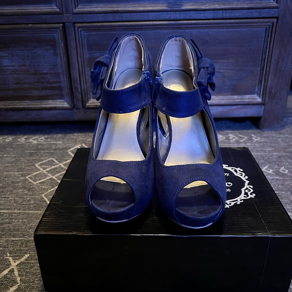 Ollio Dark Blue Peep-Toe Heels with Bow